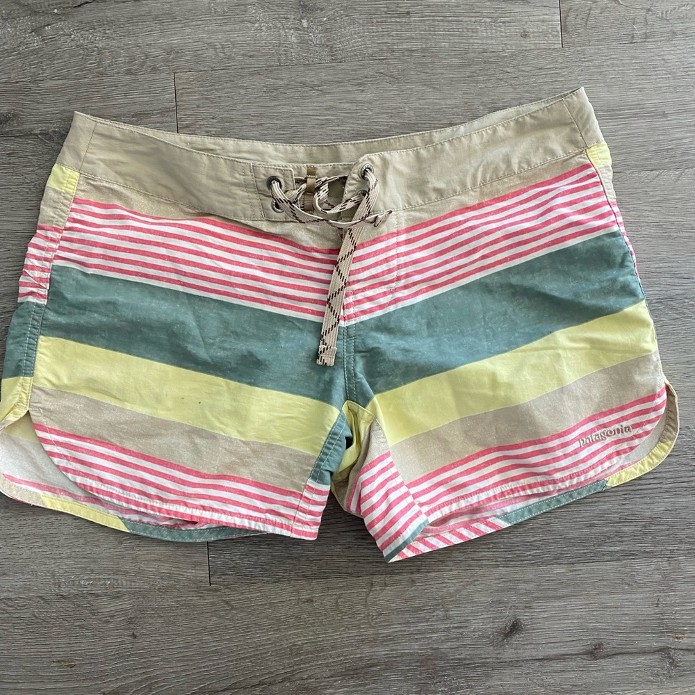 Patagonia shorts size 6